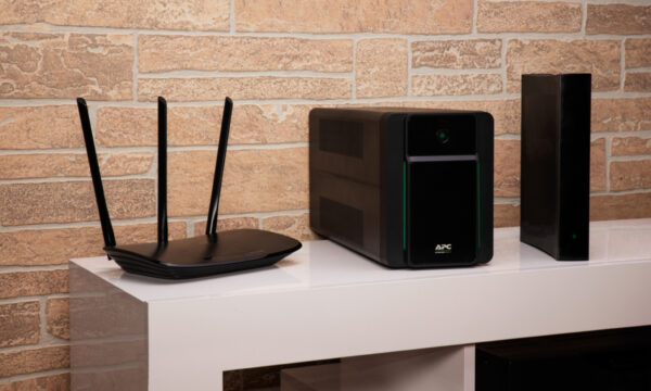 APC Back-UPS BX1600MI Noodstroomvoeding - 1600VA, 6x C13, USB - Afbeelding 5