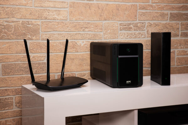 APC Back-UPS BVX1200LI Noodstroomvoeding - 1200VA, 6x C13 - Afbeelding 6