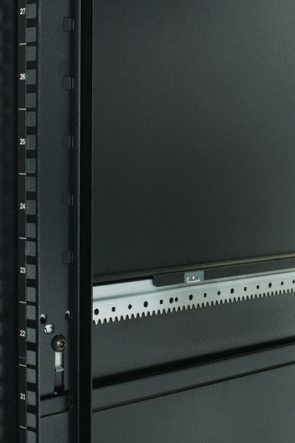 APC AR3100 NetShelter SX 42U 600mm(b) x 1070mm(d) 19" IT rack, behuizing met zijpanelen, zwart - Afbeelding 23