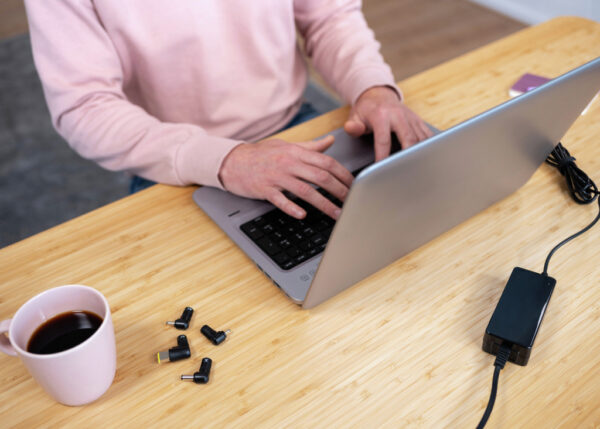 Trust Primo 45W - 19V Laptop Lader - Afbeelding 3