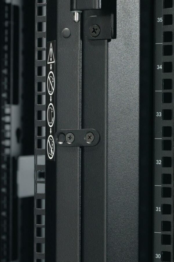 APC AR3100 NetShelter SX 42U 600mm(b) x 1070mm(d) 19" IT rack, behuizing met zijpanelen, zwart - Afbeelding 24