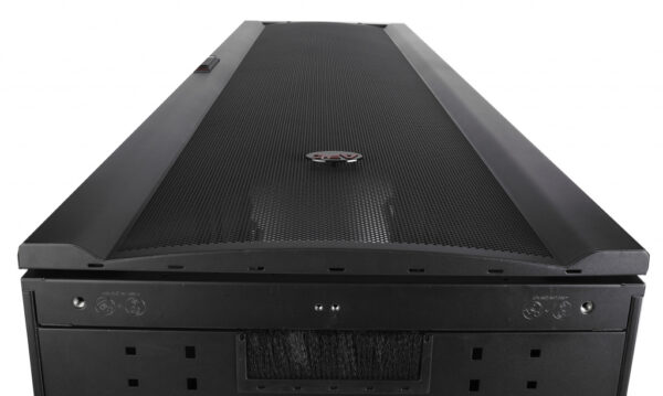 APC AR3100 NetShelter SX 42U 600mm(b) x 1070mm(d) 19" IT rack, behuizing met zijpanelen, zwart - Afbeelding 9