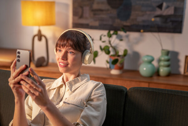 Philips TAH3209BG/00 hoofdtelefoon/headset Draadloos Hoofdband Oproepen/muziek Bluetooth Beige - Afbeelding 2