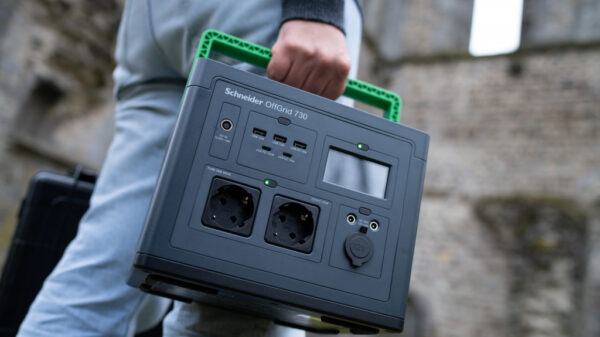 APC SE OffGrid Portable Power Station 500 - Li-Ion accu, LCD, 2x stopcontact, 3x USB-A, 2x USB-C, 3x 12V, draadloze lader - Afbeelding 11