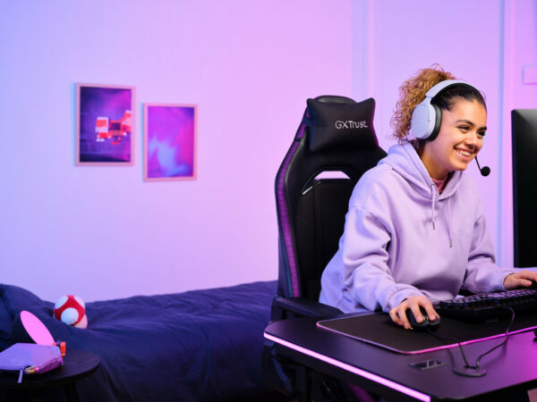 Trust GXT 491P FAYZO Headset Bedraad en draadloos Hoofdband Gamen USB Type-A Bluetooth Zwart, Paars - Afbeelding 8