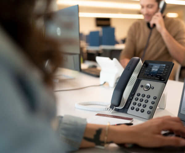 HP Poly Edge E300 IP Phone and PoE-enabled IP telefoon - Afbeelding 7