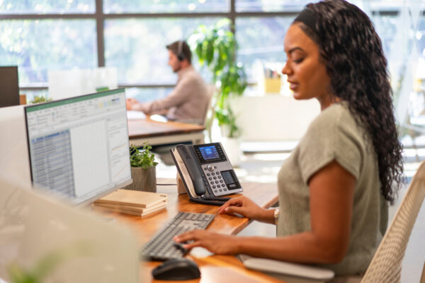 HP Poly Edge E450 IP Phone and PoE-enabled IP telefoon - Afbeelding 10