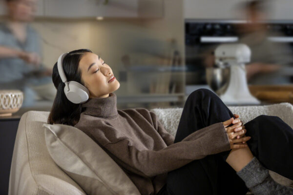 Sony WH-1000XM5 Headset Bedraad en draadloos Hoofdband Oproepen/muziek Bluetooth Zilver, Wit - Afbeelding 4