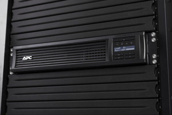 APC Smart-UPS SMT2200RMI2UC - 8x C13, 1x C19, USB, Rackmount 2U, SmartConnect, 2200VA - Afbeelding 5