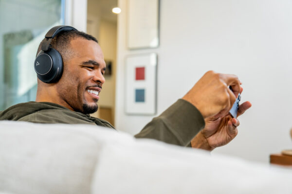 HP Poly Voyager Surround 80 UC USB-C Headset + USB-C/A-adapter - Afbeelding 6