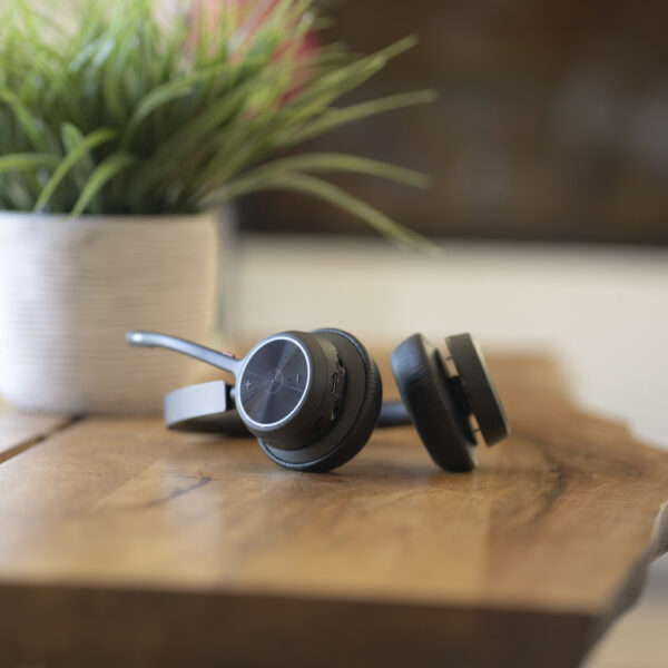 POLY Voyager 4320 USB-C Headset + BT700 dongle - Afbeelding 13