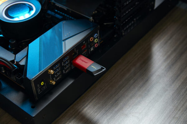 Kingston Technology DataTraveler Exodia M 128 GB, USB 3.2 Gen 1 (zwart + rood) - Afbeelding 10