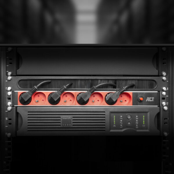 ACT Stekkerdoos PDU 19" C14 IEC60320 8-voudig type E, 3m H05VV-F 3G1.0 - Afbeelding 3