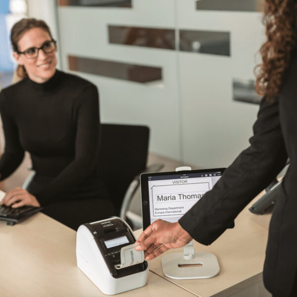 Brother QL-820NWBVMXX1 labelprinter Direct thermisch Kleur 300 x 600 DPI 176 mm/sec Bedraad en draadloos Ethernet LAN DK Wifi Bl - Afbeelding 2