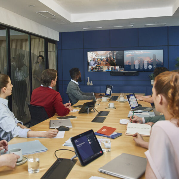 Poly Studio X72 All-In-One Video Bar with TC10 Controller Kit - Afbeelding 3