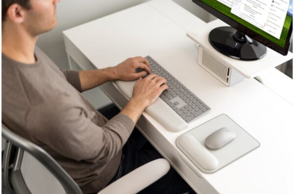 Kensington ErgoSoft™-muismat met polssteun voor standaardmuis - Afbeelding 8