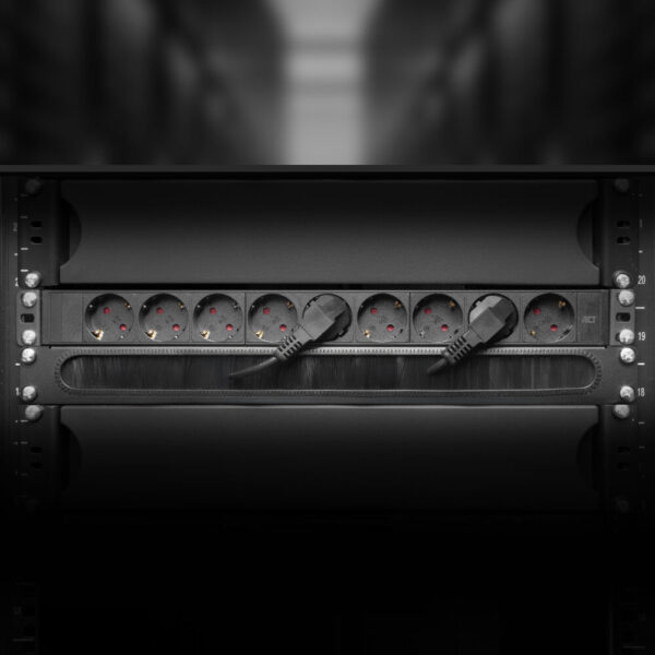 ACT Stekkerdoos PDU 19" CEE7/7 9-voudig type F, 3m H05VV-F 3G1.5 - Afbeelding 3