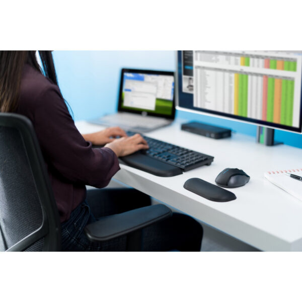 Kensington ErgoSoft™-polssteun voor standaard toetsenborden - Afbeelding 3