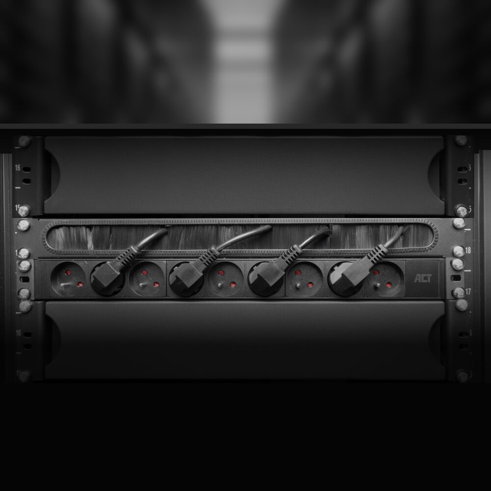 ACT Stekkerdoos PDU 19" CEE7/7 9-voudig type E, 3m H05VV-F 3G1.5 - Afbeelding 3