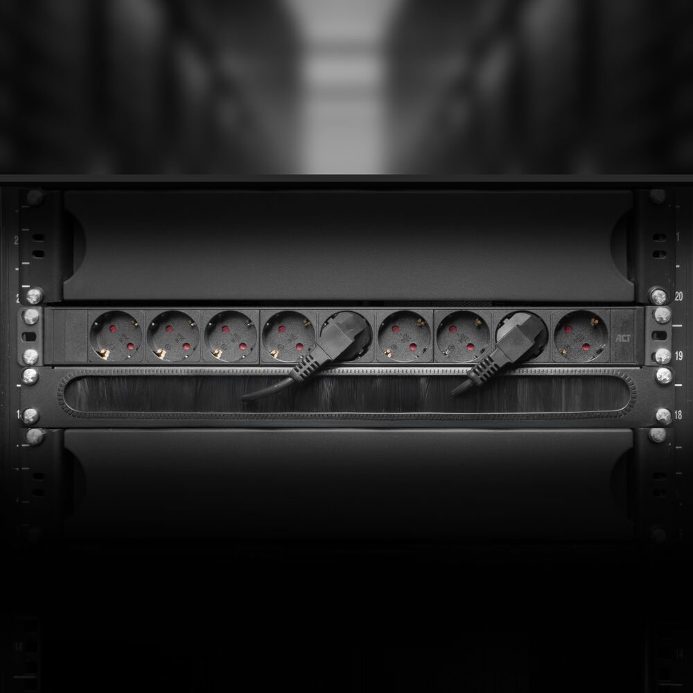 ACT Stekkerdoos PDU 19" CEE7/7 9-voudig type F, 3m H05VV-F 3G1.5 - Afbeelding 3