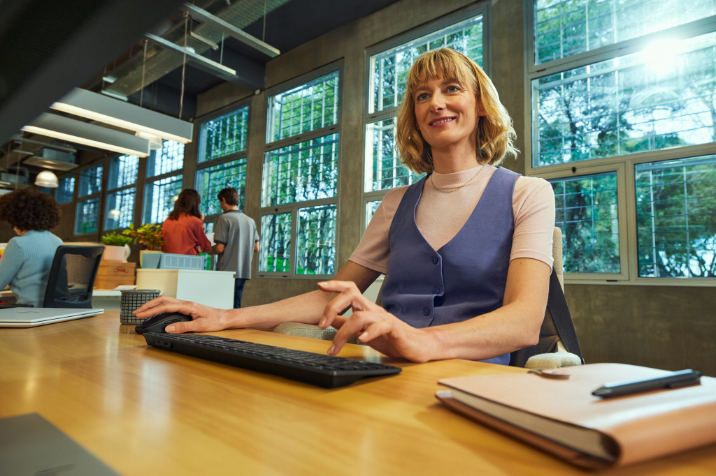 HP 725 Multi-Device Rechargeable Wireless Keyboard and Mouse Combo - Afbeelding 7