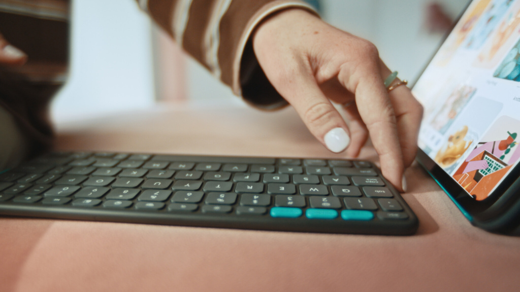 Logitech Flip Folio QWERTZ Zwitsers Bluetooth Grafiet - Afbeelding 6