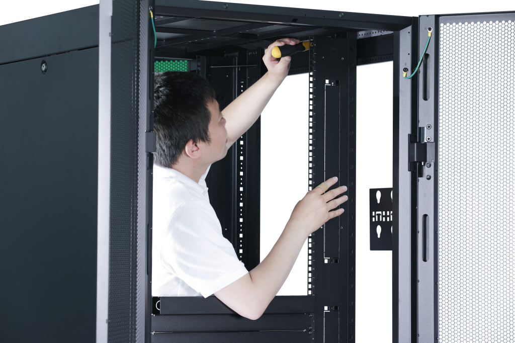 APC NetShelter Easy ER6282 - 42U/HE, 600mm(b) x 800mm(d) 19" IT rack, met zijpanelen - Afbeelding 2