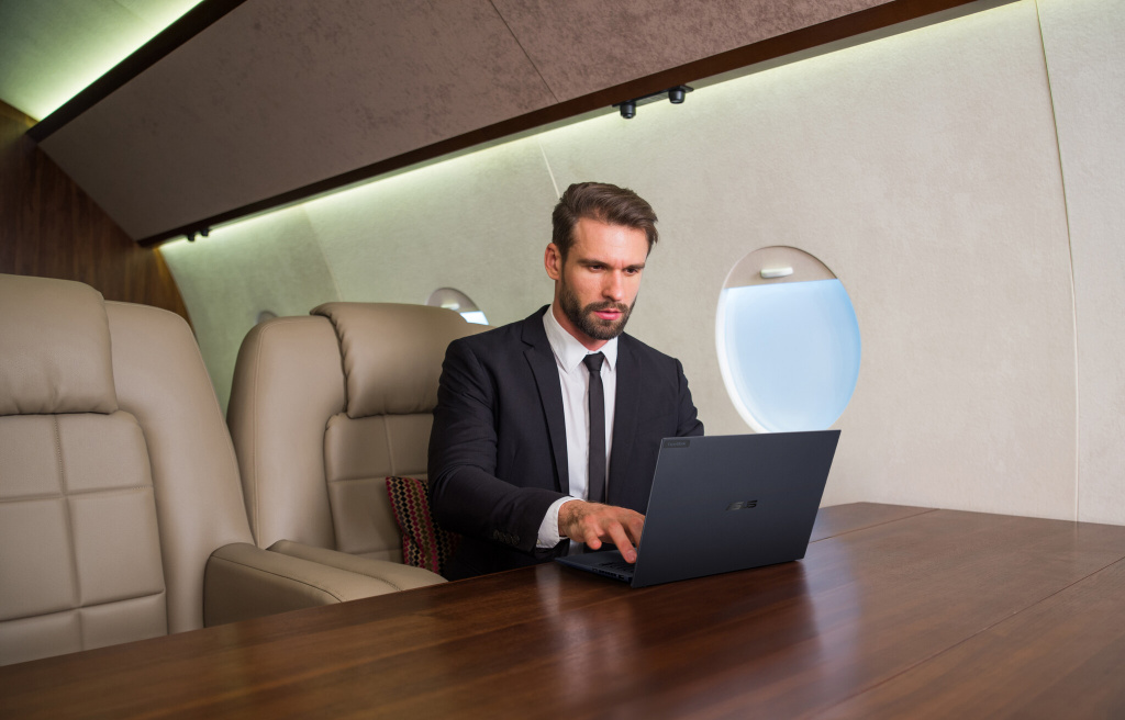 ASUS ExpertBook B9 OLED B9403CVAR-PP1678X Intel Core 7 150U Laptop 35,6 cm (14") WQXGA+ 32 GB LPDDR5x-SDRAM 1 TB SSD Wi-Fi 6E (8 - Afbeelding 3