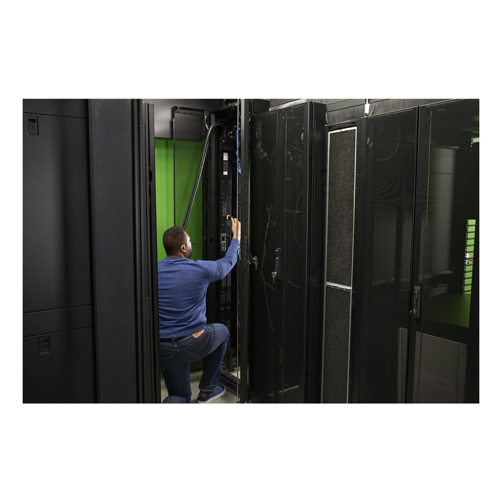 APC NetShelter Switched Rack PDU, 0U, 5.0kW, 200V and 208V, 30A, 21 C13/C15 and 3 C19/C21 outlets - Afbeelding 9