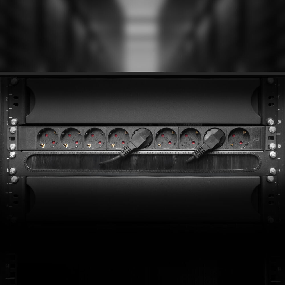ACT Stekkerdoos PDU 19" CEE7/7 9-voudig type F, 3m H05VV-F 3G1.5 - Afbeelding 3